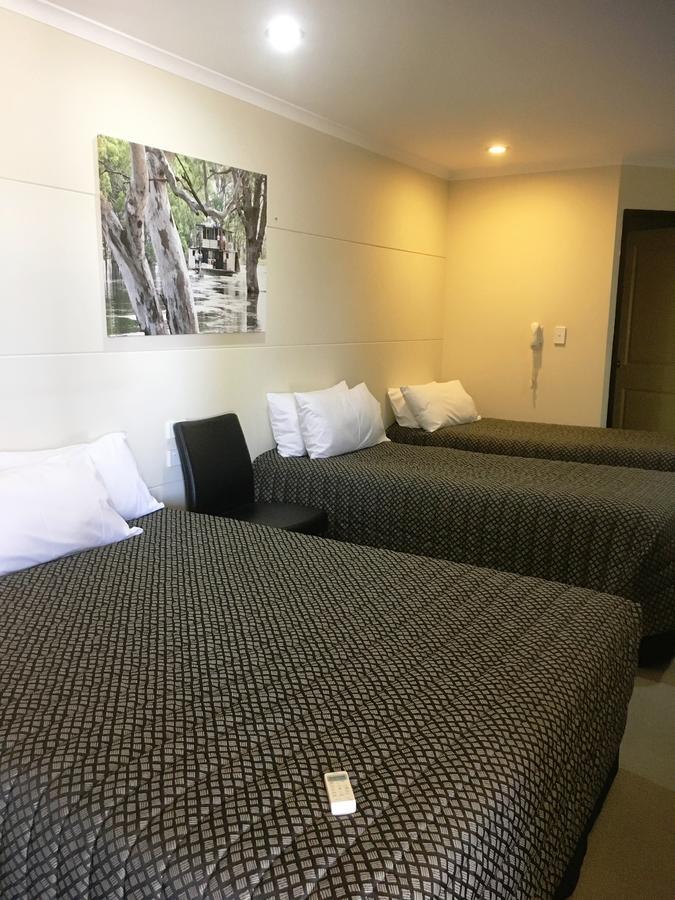 Balranald Club Motel Exterior photo